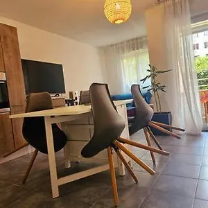 T2 Spacieux Avec Terrasse Et Clim Appartement